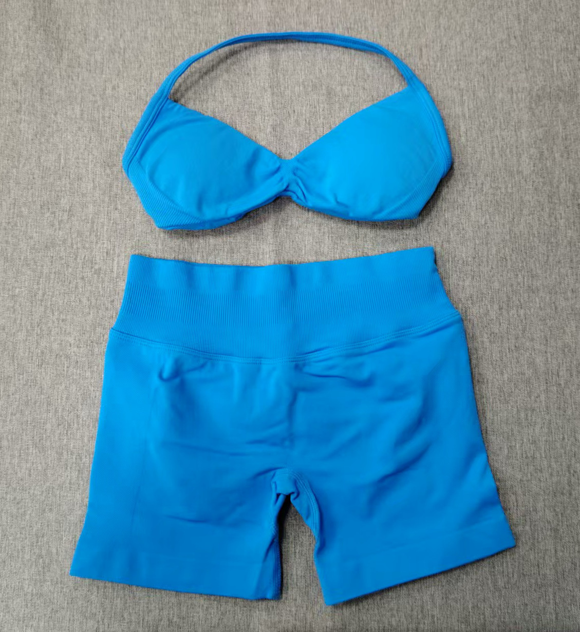Conjunto DF Amazon pantalones cortos explosivos sujetador pequeño alto elástico superfino nailon halter cuello hermoso chaleco deportivo trasero