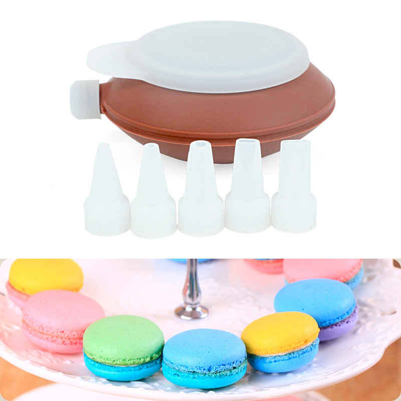 Food grade silicone macaron decorating pot and chocolate jam extruder with 5 decorating tips