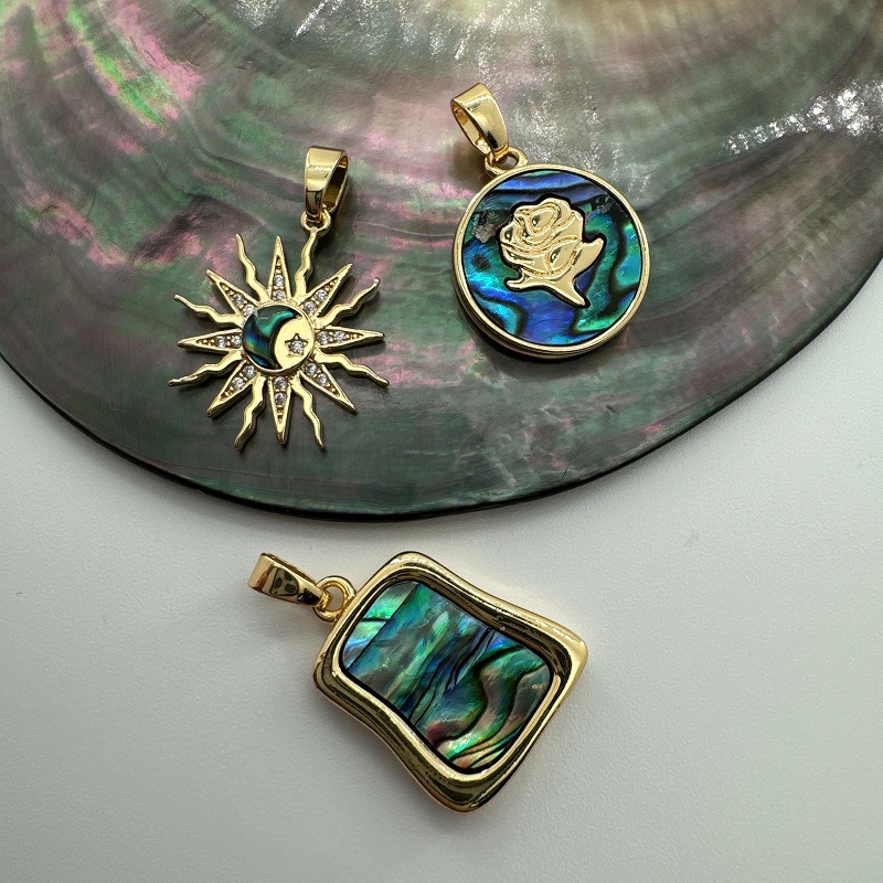 5g Weight Pendant Jewelry Making Type Shell Inlay Material DIY Jewelry Accessories Classification 1 Piece Quantity Copper Material Round Pattern Plating, Inlay Design Basic, Simple Style, Classic Style Style 1 Piece Copper Shell Round Pendant 2