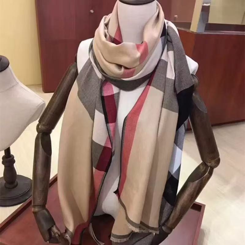 2025 Autumn/Winter New British Classic Plaid Diamond Pattern Women's Student Imitation Cashmere Scarf Shawl Dual-Use 2025 Autumn/Winter New British Classic Plaid Diamond Pattern Women's Student Imitation Cashmere Scarf Shawl Dual-Use