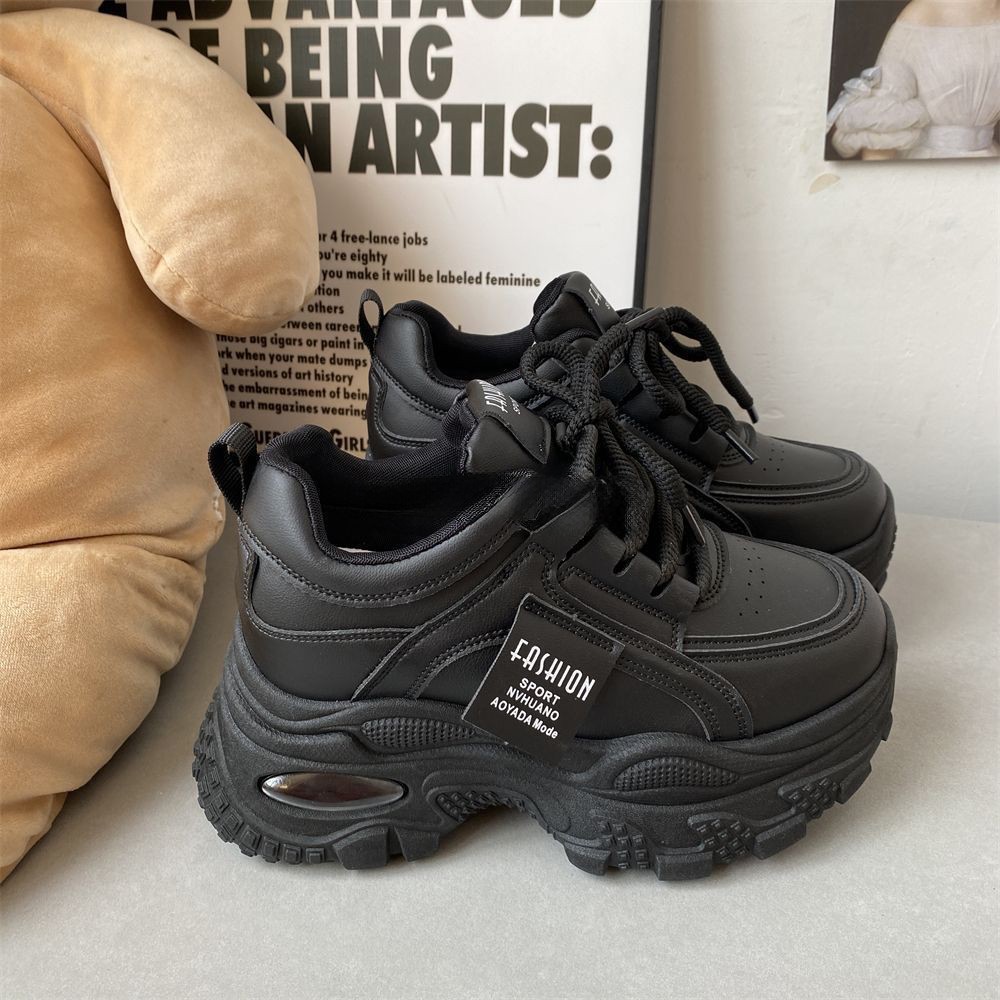 Pequeño aumento de altura de suela gruesa transpirable estudiantes zapatos de padre mujeres ocio 2026 nuevos zapatos deportivos versátiles de primavera