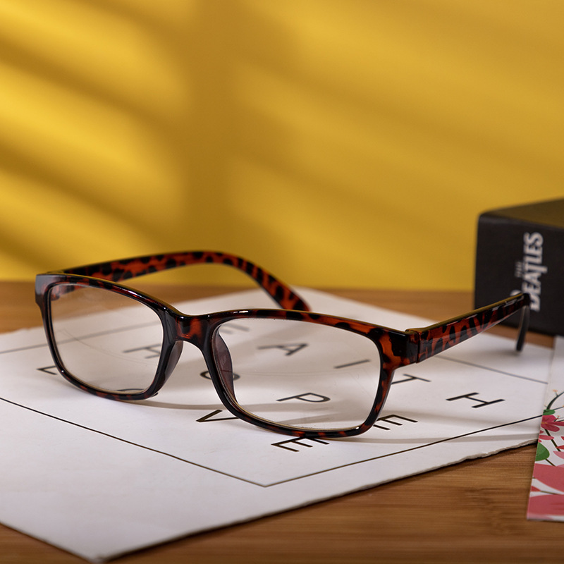 fashionable universal reading for men and women