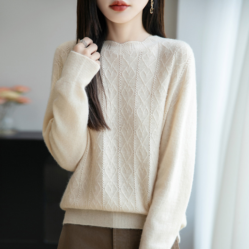 2025 New Autumn and Winter Korean Style Women's Lace Collar Pullover Knitwear Round Neck Loose Bottoming Pullover Long-Sleeved Knitwear