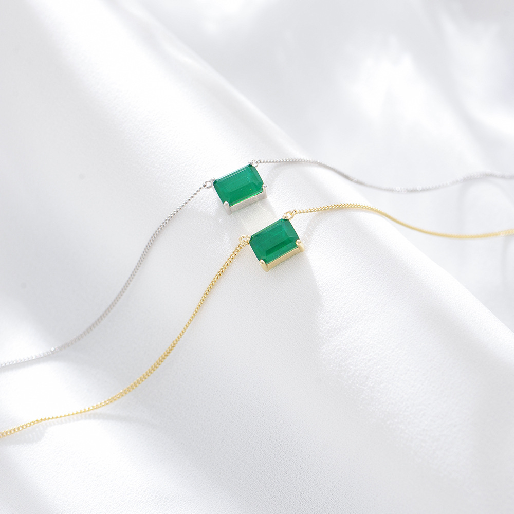 S925 plata esterlina cuadrado color esmeralda collar de piedras preciosas nicho femenino diseño luz lujo simple diamante clavícula cadena