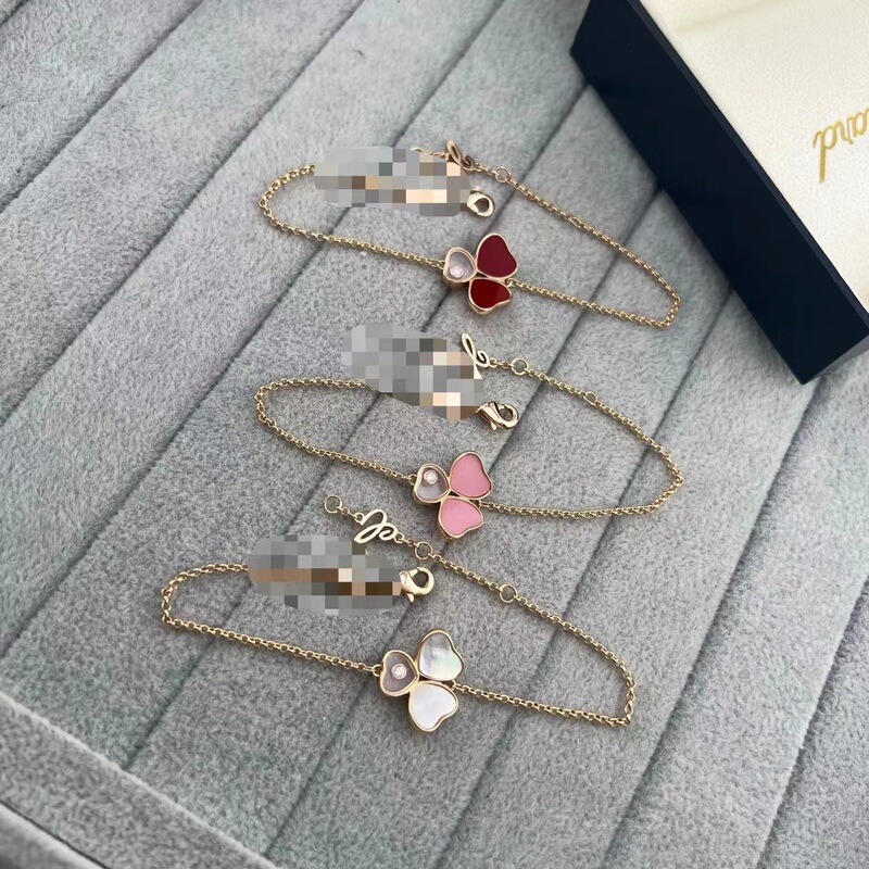 High-End V Gold Chopard Clover Mother-Of-Pearl Bracelet with Diamonds for Women Cross-Border Xiao Family Heart Agate Live Dropshipping High-End V Gold Chopard Clover Mother-Of-Pearl Bracelet with Diamonds for Women Cross-Border Xiao Family Heart Agate Live Dropshipping