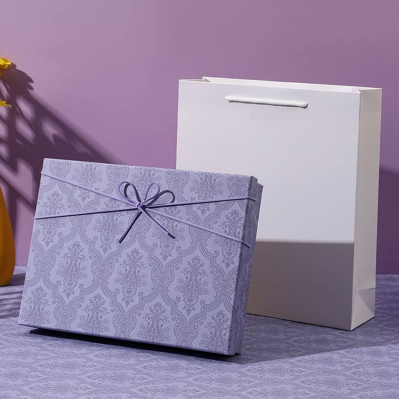 Caja de regalo vacía caja de regalo de Año Nuevo rojo estilo clásico grande ropa interior cálida bufandas caja de embalaje personalizada log