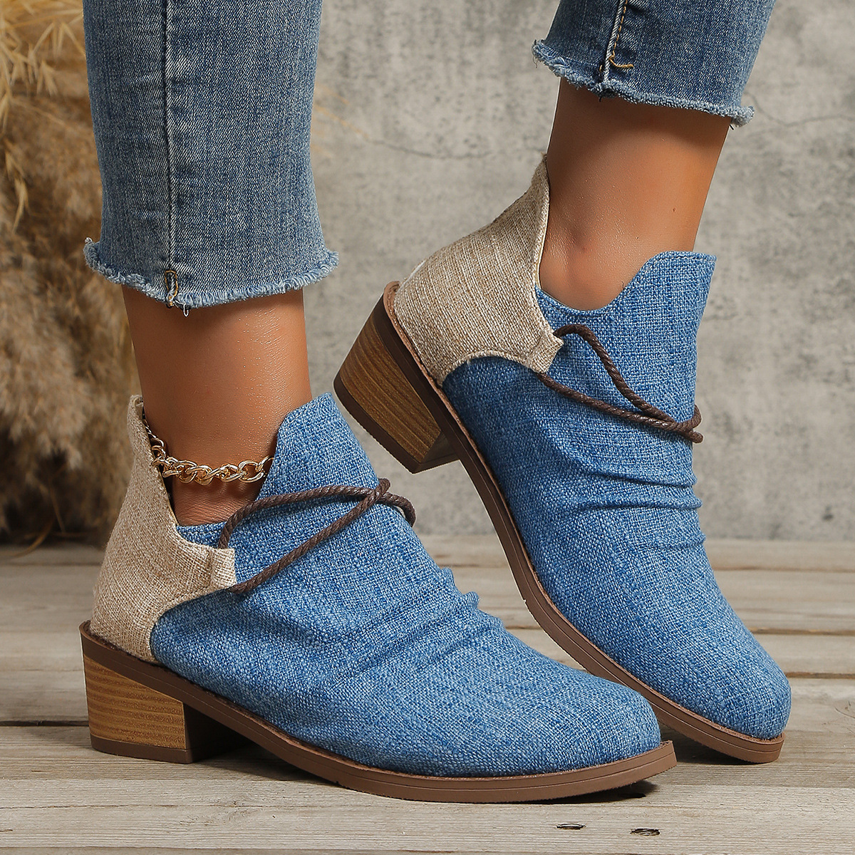Damenschuhe 2024 Herbst und Winter neue spitze Zehenpartie mit quadratischem Absatz und Leopardenmuster, modische kurze Stiefel für Damen in großen Größen_voghion.com