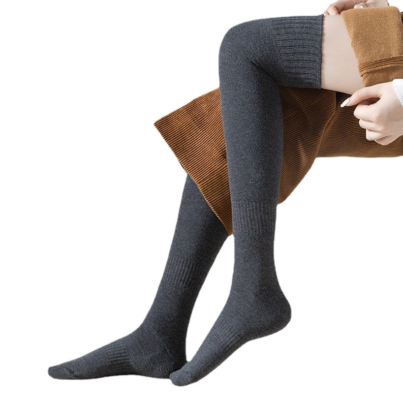 Terry sobre la rodilla calcetines de invierno de las mujeres forrados de lana gruesa caliente muslo calcetines micro presión pierna delgada calcetines altos al por mayor se puede usar fuera