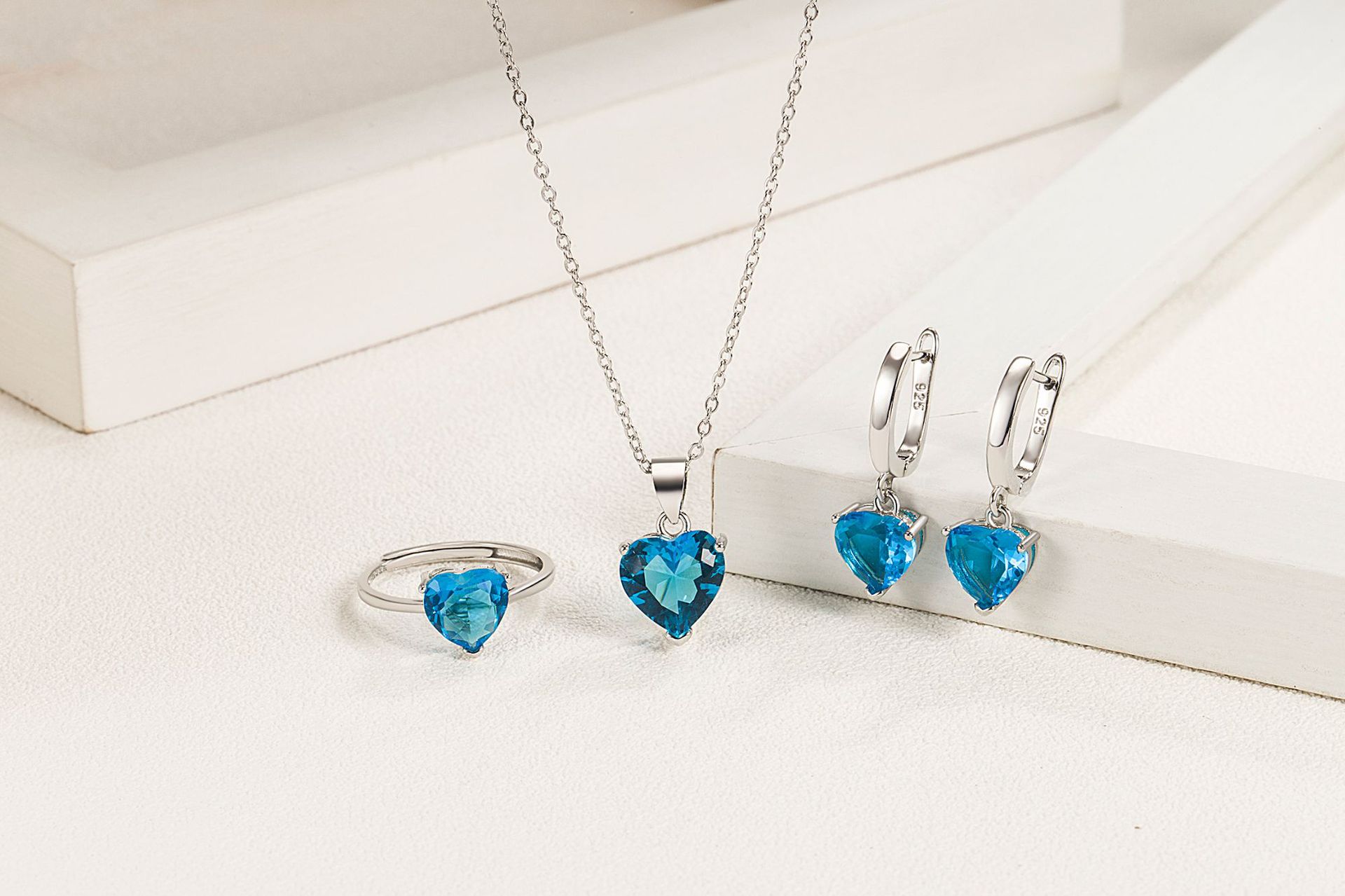 9g Weight Zircon Inlay Material Rings, Earrings, Necklace Classification 1 Piece 1 Pair Simple Style Heart Shape Copper Inlay Zircon Rings Earrings Necklace