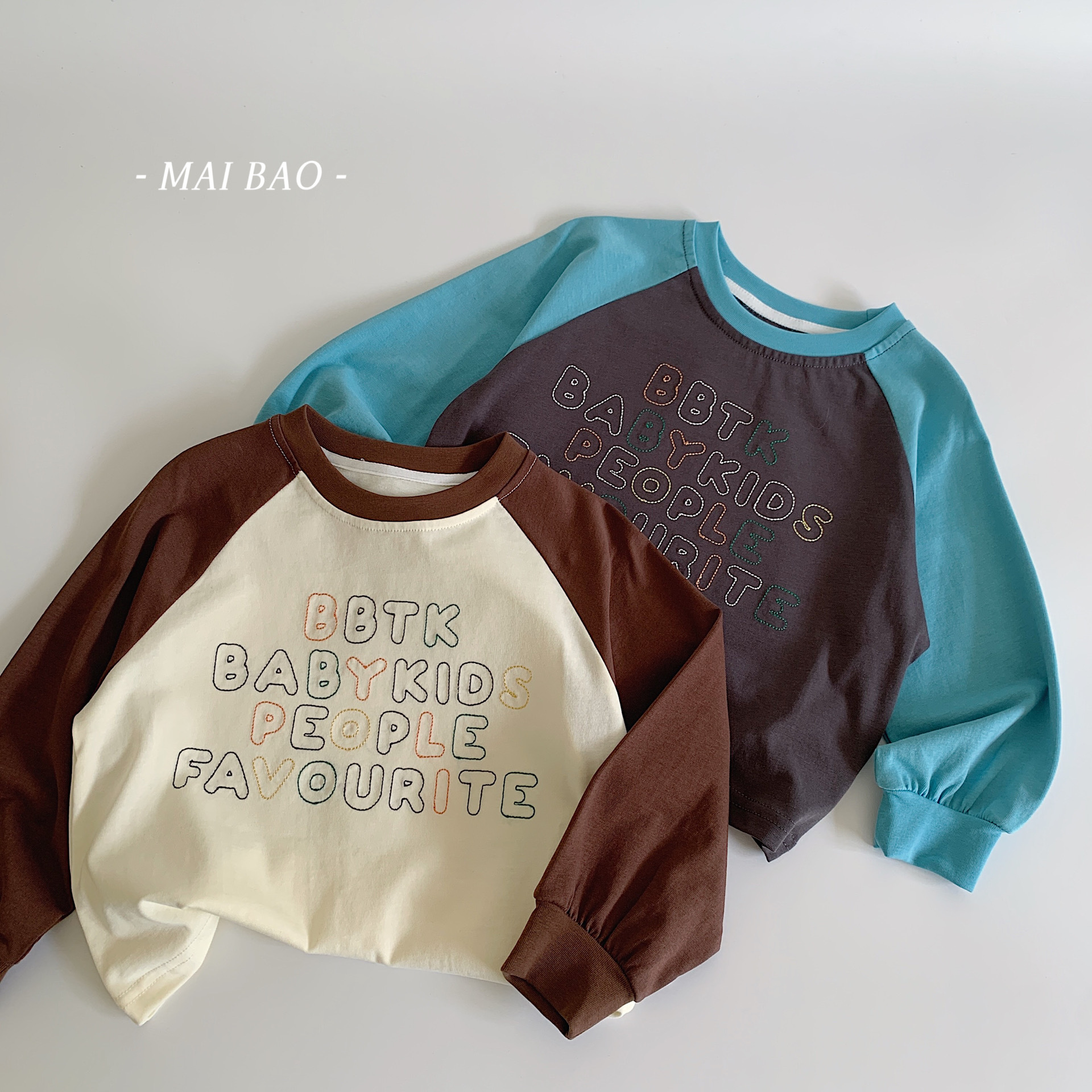 Mai Bao camiseta infantil 2025 primavera algodón nuevo ropa de niño camiseta de fondo extranjera bebés tendencia de blusa universal