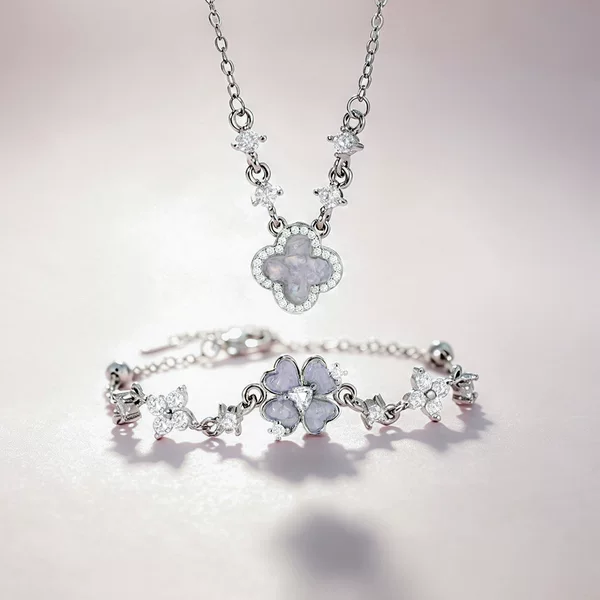 Ice Island Four-Leaf Clover Necklace for Women, Light Luxury and High-End Feel, Heart-Shaped Diamond-Encrusted Bracelet, Fashionable and Versatile, Creative Geometric Hand Jewelry
