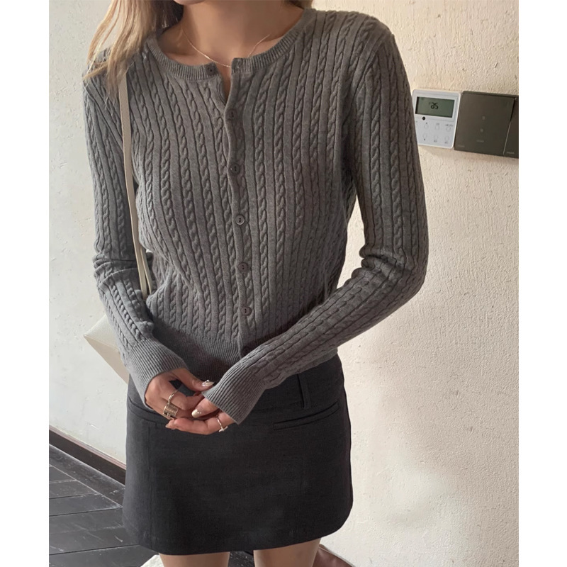 Jin Yi autumn letter round neck twist long sleeve cardigan women's autumn gentle slimming inner sweater retro lazy