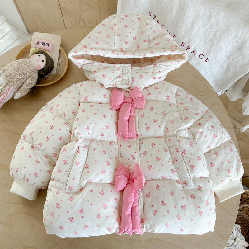 Wholesale Girls' Cotton Winter Clothes, New Stylish Baby Jackets, Warm Padded Tops, Children's Hooded Cotton Coats and Jackets Wholesale Girls' Cotton Winter Clothes, New Stylish Baby Jackets, Warm Padded Tops, Children's Hooded Cotton Coats and Jackets