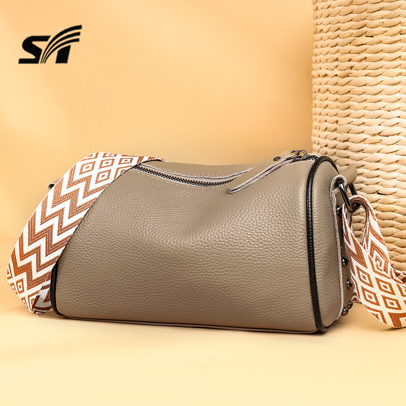 Cross-Border New Top Grain Cowhide Leather Bag For Women, Large Capacity Shoulder Crossbody Underarm Bag, Genuine Leather Studded Pillow Bag - Thumbnail 4