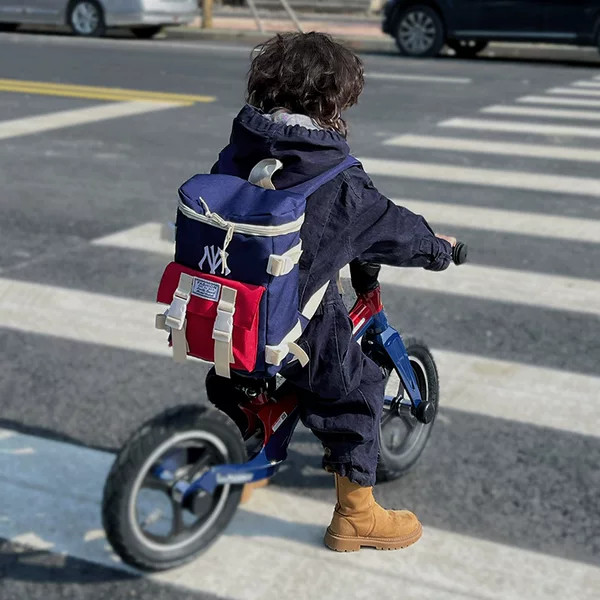 ins new color Korean version of boys and girls kindergarten Primary School students tide cool shoulder small bag backpack wholesale