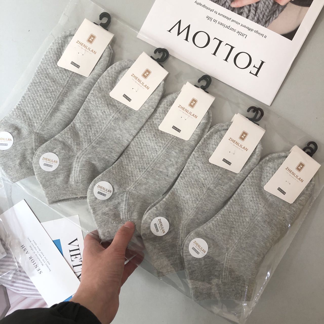 Primavera y verano nuevos calcetines de color sólido, calcetines para hombres, calcetines de algodón de tubo corto transpirables que absorben el sudor, calcetines deportivos, calcetines desodorantes para hombres al por mayor