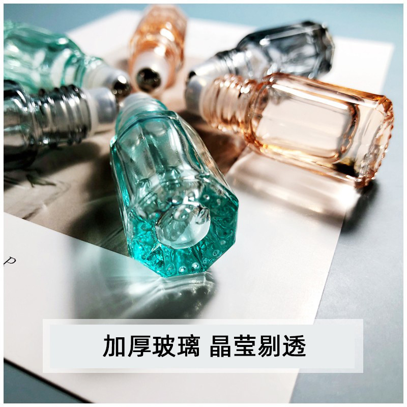 卸売り3ml 6ml 10ml八角ボール瓶のカラーガラス香水瓶の精油瓶のボールを分けて瓶を詰めます。|undefined