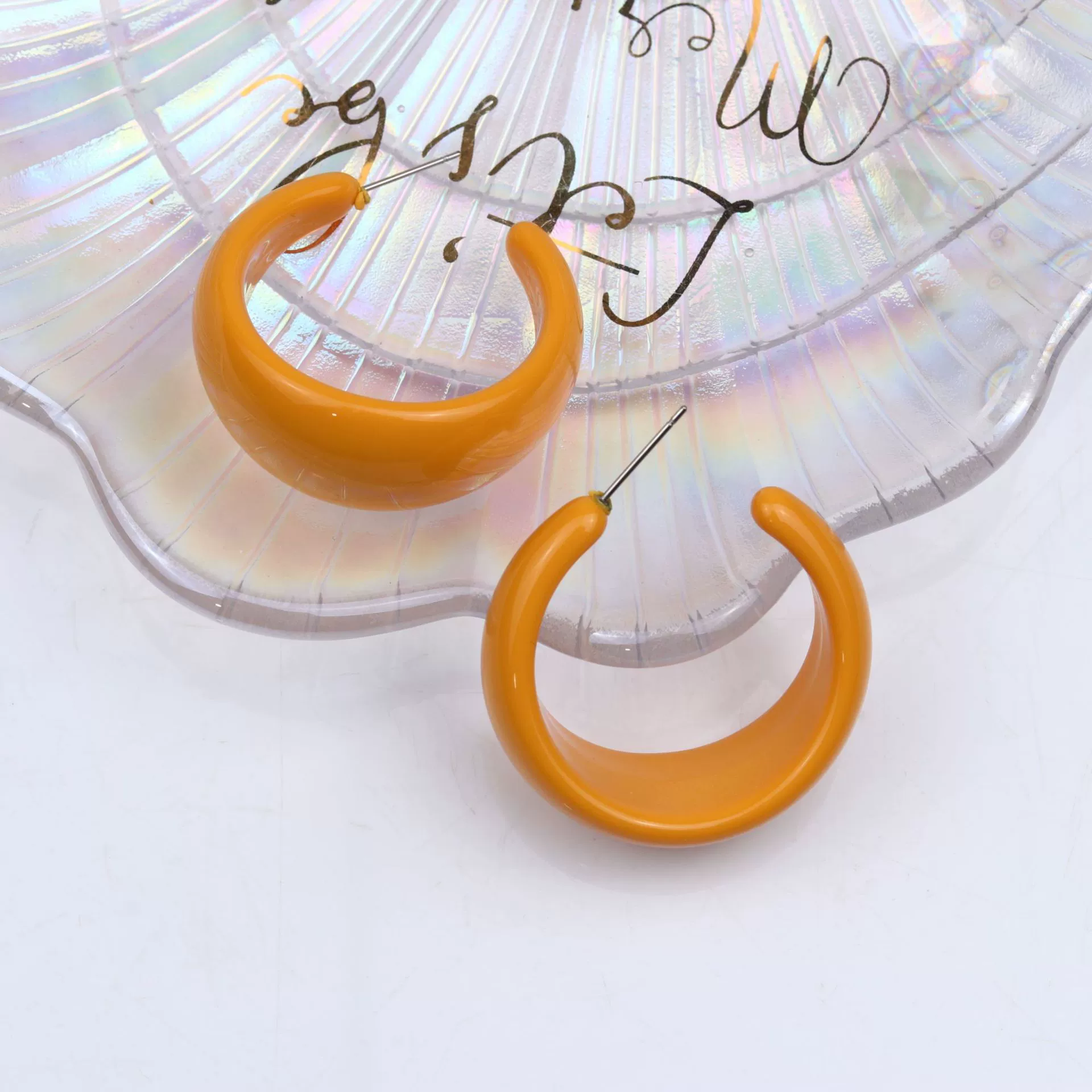 Geometric acrylic earrings, simple and elegant design