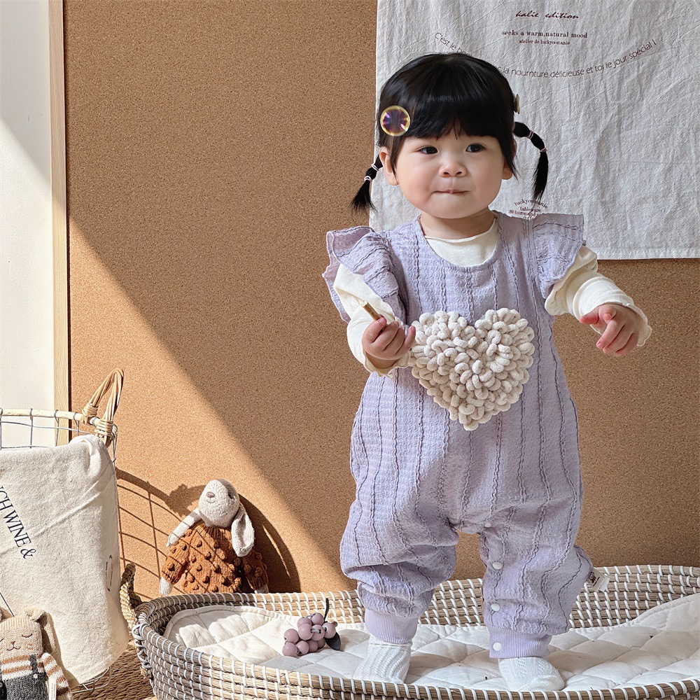 Traje de una pieza de bebé Ropa para niños coreanos Estilo de primavera Ropa de salida de princesa Ropa de escalada de dos piezas con decoración de amor para bebés