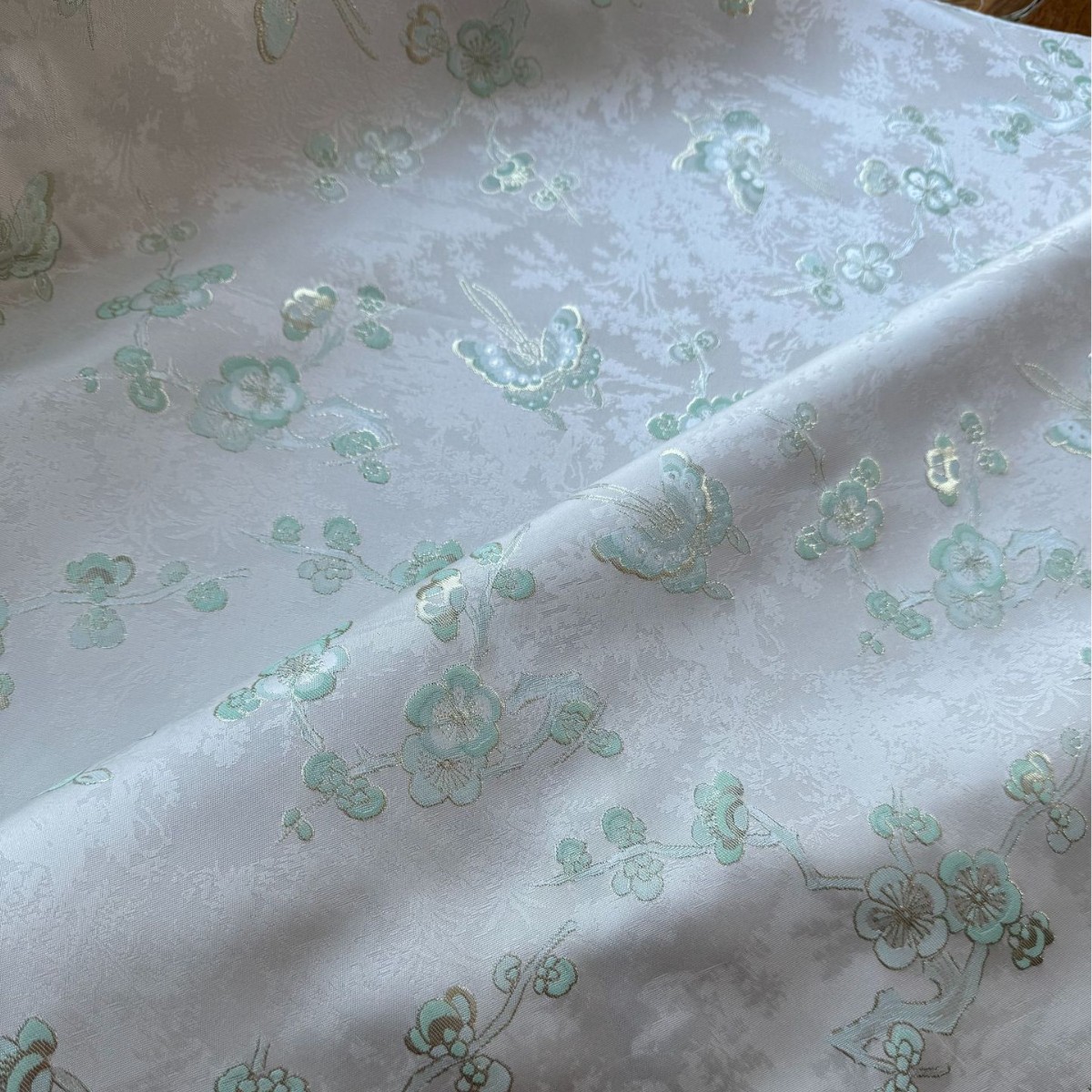 梅花小蝴蝶仿宋锦服装面料 国风提花马面裙布料汉服旗袍女装童装