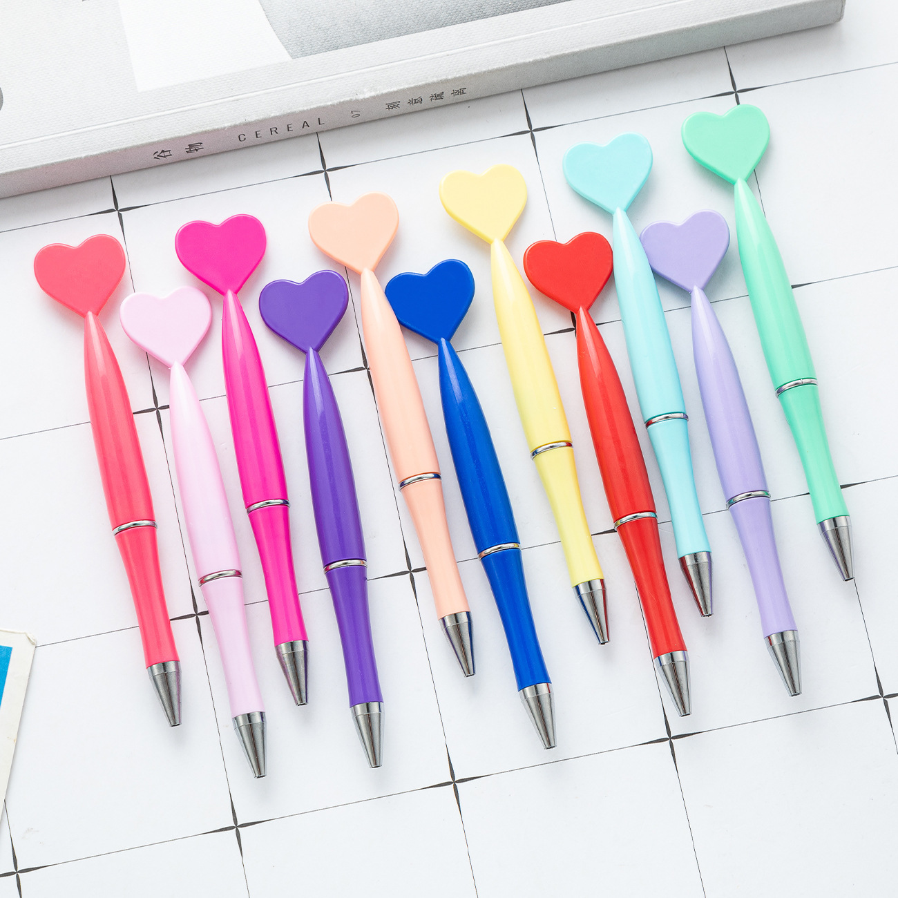 Heart-Shaped Plastic Ballpoint Pen Wholesale Student Stationery Gift Advertising Pen with Printable Logo Heart-Shaped Plastic Twist Pen