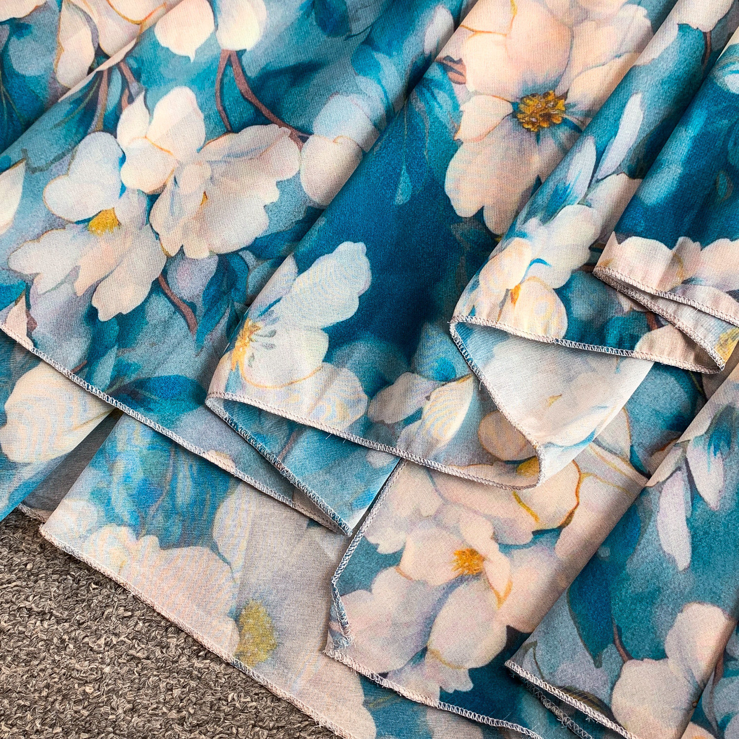 French Style Bell Sleeve V Neck Printed Long Dress for Women Elegant Sophisticated Summer Dress_ecoleips.com