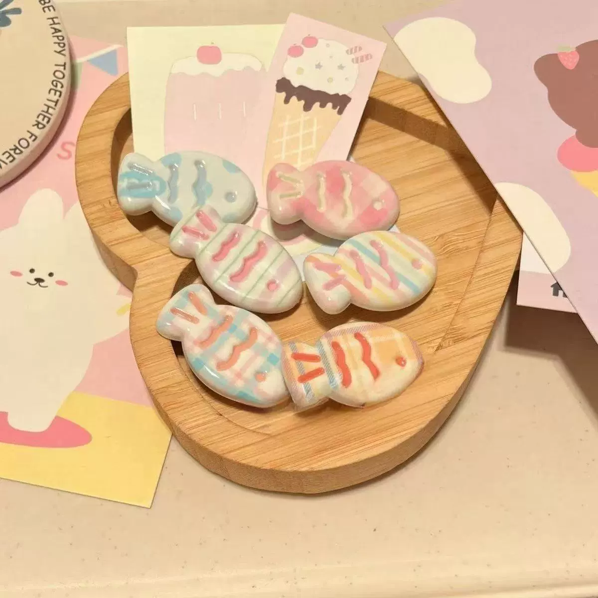 Молодая девушка кремового цвета милая рыбка заколка для волос Макаруны ветер маленькая рыбка