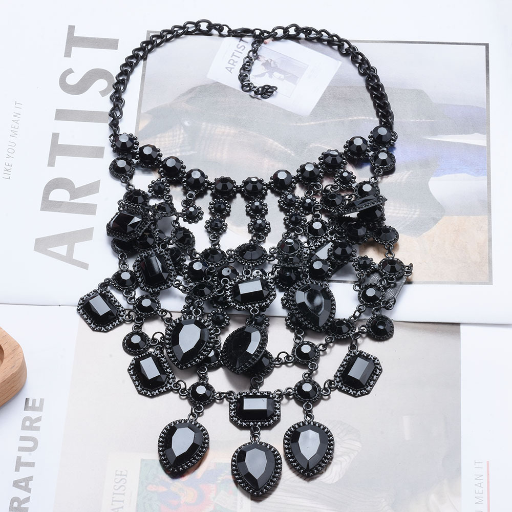 Exaggerated Geometric Alloy Inlay Artificial Crystal Women's Necklace display picture 6