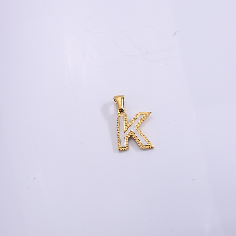 Nuevo caliente 26 letras inglesas collar pulsera colgante de acero titanio personalidad letras goteando accesorios colgante