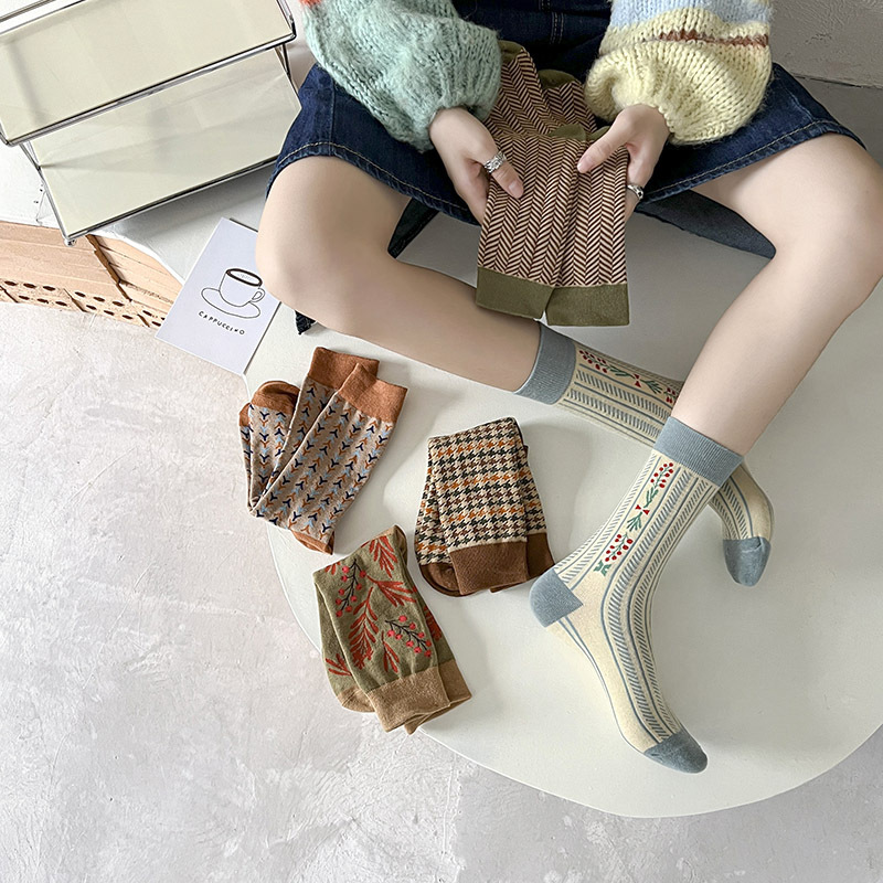 55g Weight Socks Classification Socks Lingerie Type Cotton Fabric Type A Pair Quantity Daily Occasion Comfort Function Multicolor Pattern Autumn&Winter Season Women's Gender Vacation, Simple Style Style Women's Vacation Simple Style Multicolor Cotton Crew Socks A Pair 16