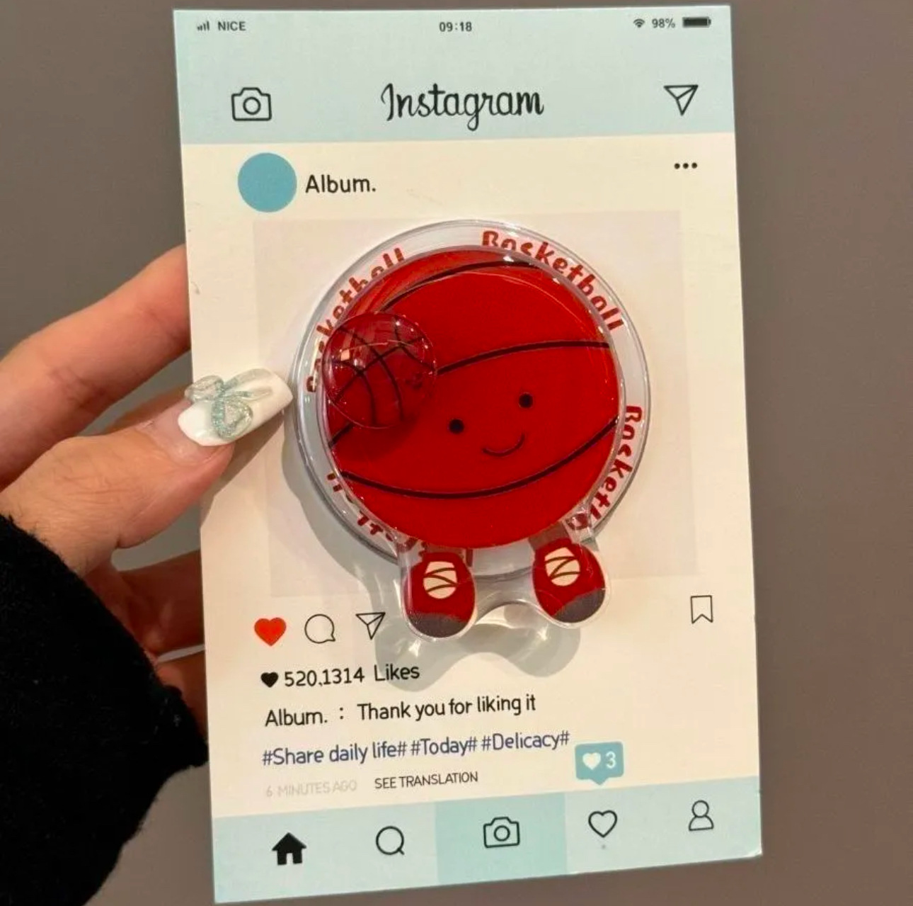 Ins soporte de dibujos animados de succión magnética tenis de mesa lindo soporte de teléfono móvil de bádminton adecuado para perseguir drama hombres y mujeres soporte perezoso