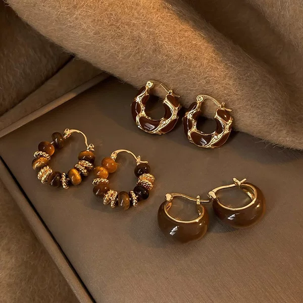 Unique Maillard-style retro earrings for women, 2026 new collection, popular design, niche style, exuding elegance and sophistication