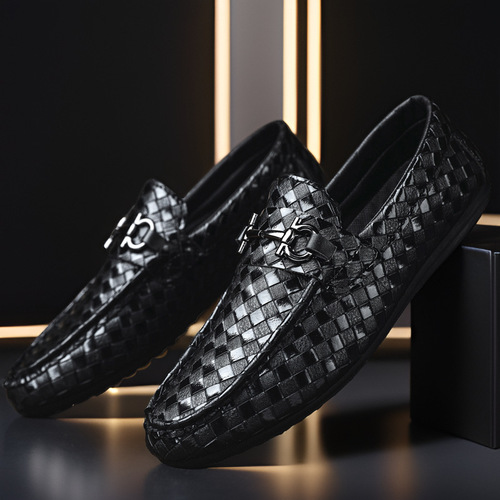 2024 Autumn New Bean Bean Shoes Soft Sole Soft Face Youth Fashionable Woven Breathable One-Piece Casual Men's Leather Shoes