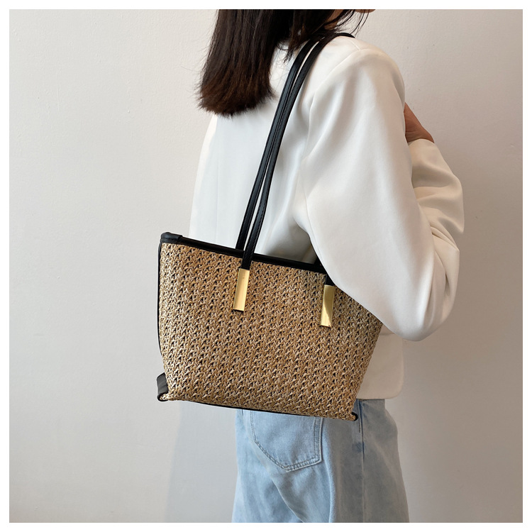Korean Style Woven Simple Large-capacity One-shoulder Bag display picture 21