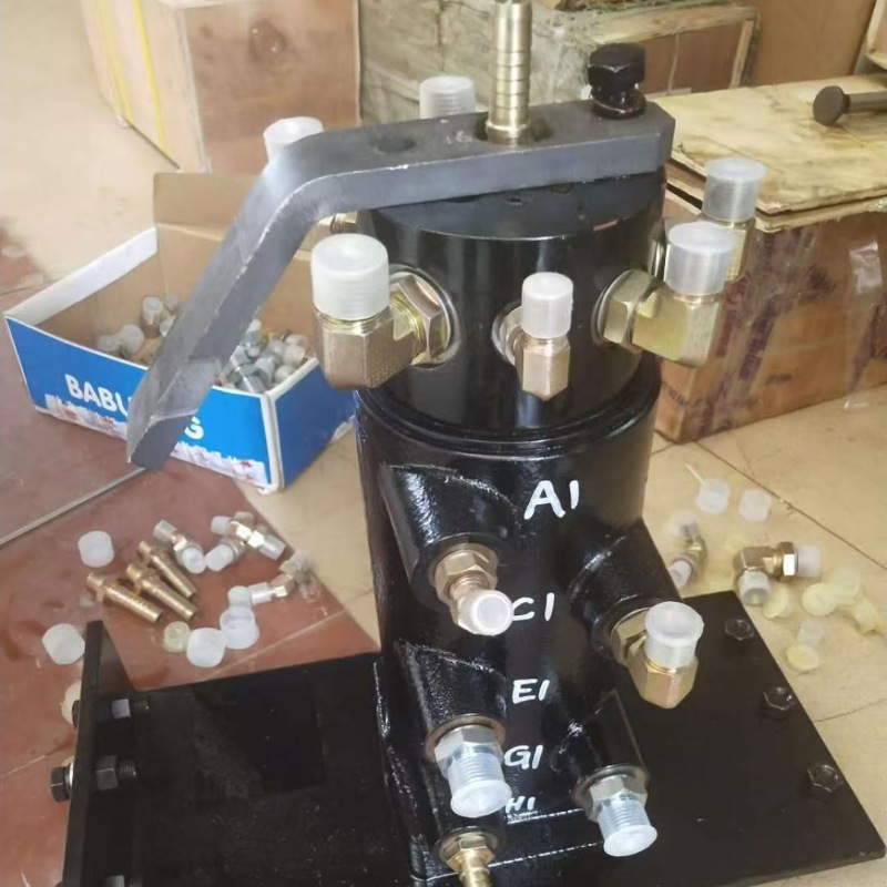 RD411-62305分油盅 久保田KX16-3挖掘机中心回转接头