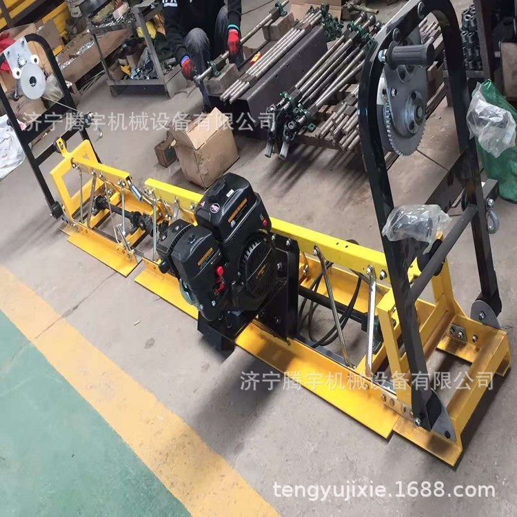 山东腾宇振道梁厂家价山西摊铺机价格济宁混凝土汽油整平机图片
