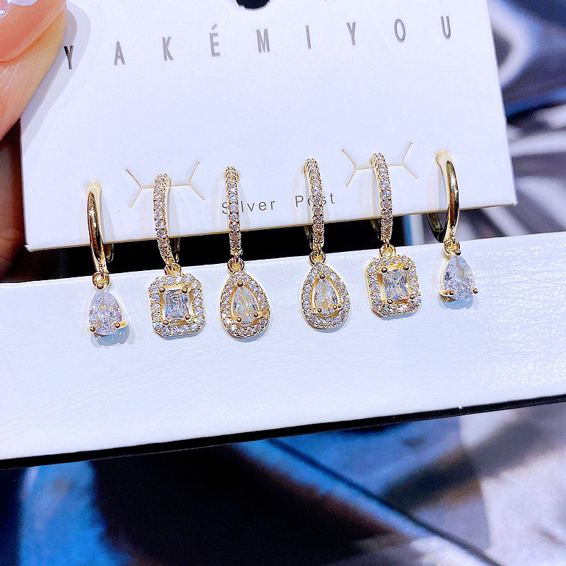 Yakemiyou Luxurious Water Droplets Gold Plated Zircon Earrings display picture 1