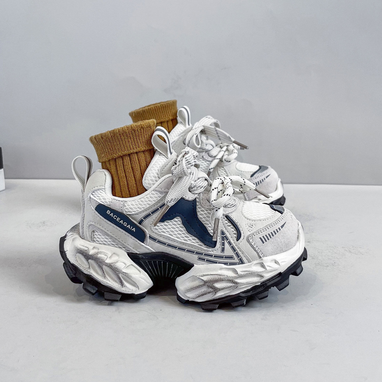 Zapatos de papá para niños 2026 primavera y verano nuevos zapatos deportivos para niños, zapatos de correr casuales de suela suave para niños, zapatos de niñas