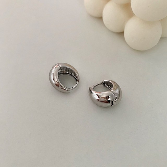 63#银色小耳扣