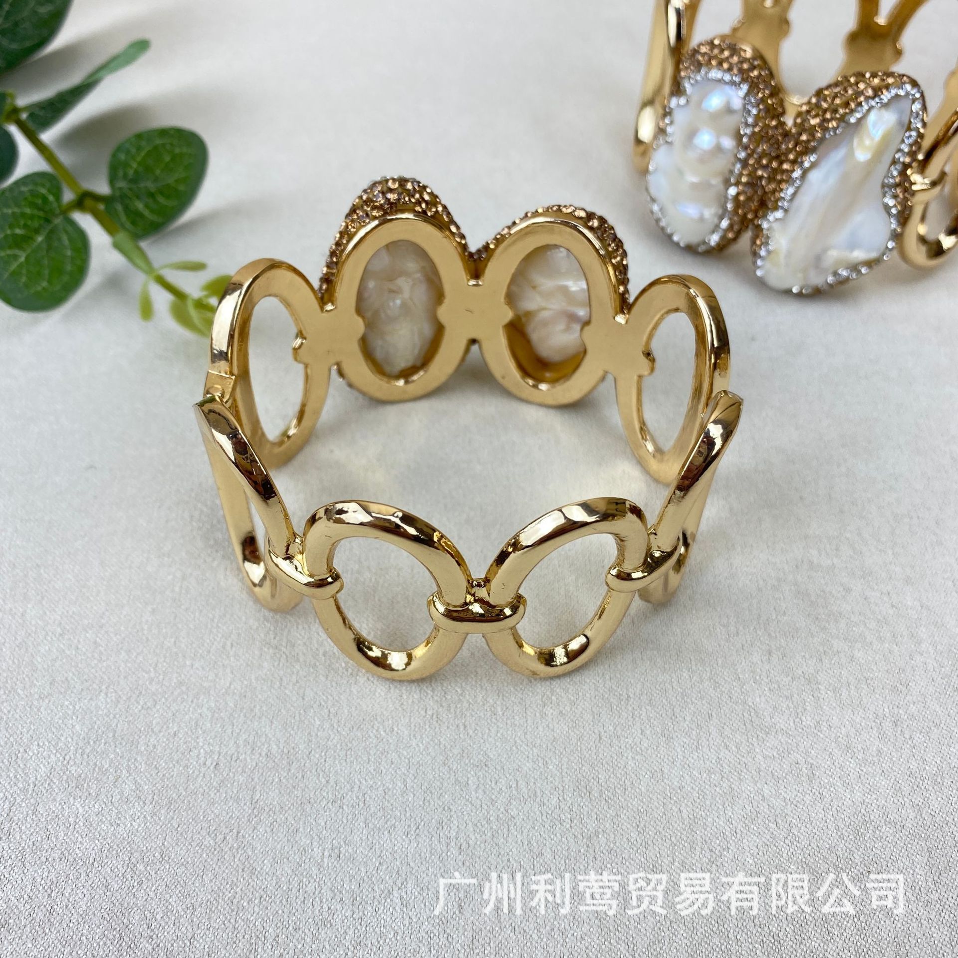 Organic bracelet pearl