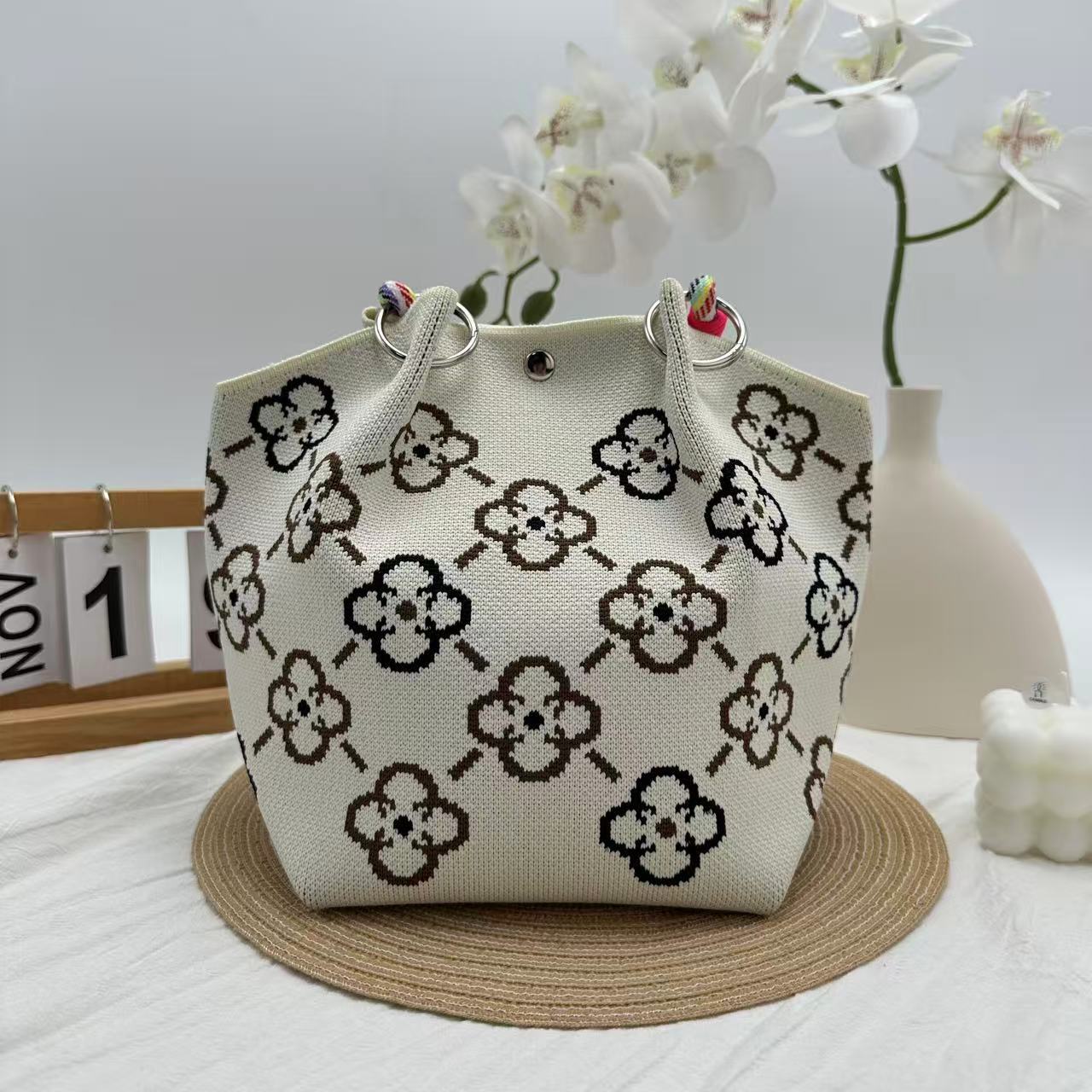 Floral Knit Ring Handle Bucket Style Wallet 8