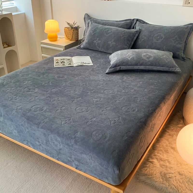 Milk velvet bed hat single piece coral velvet bedspread plus velvet mattress cover protective cover winter non-slip bed sheet 2023 New