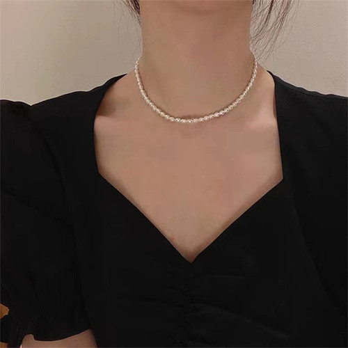  New French Niche Design Clavicle Chain Necklace Retro Baroque Natural Freshwater Pearl Necklace for Women