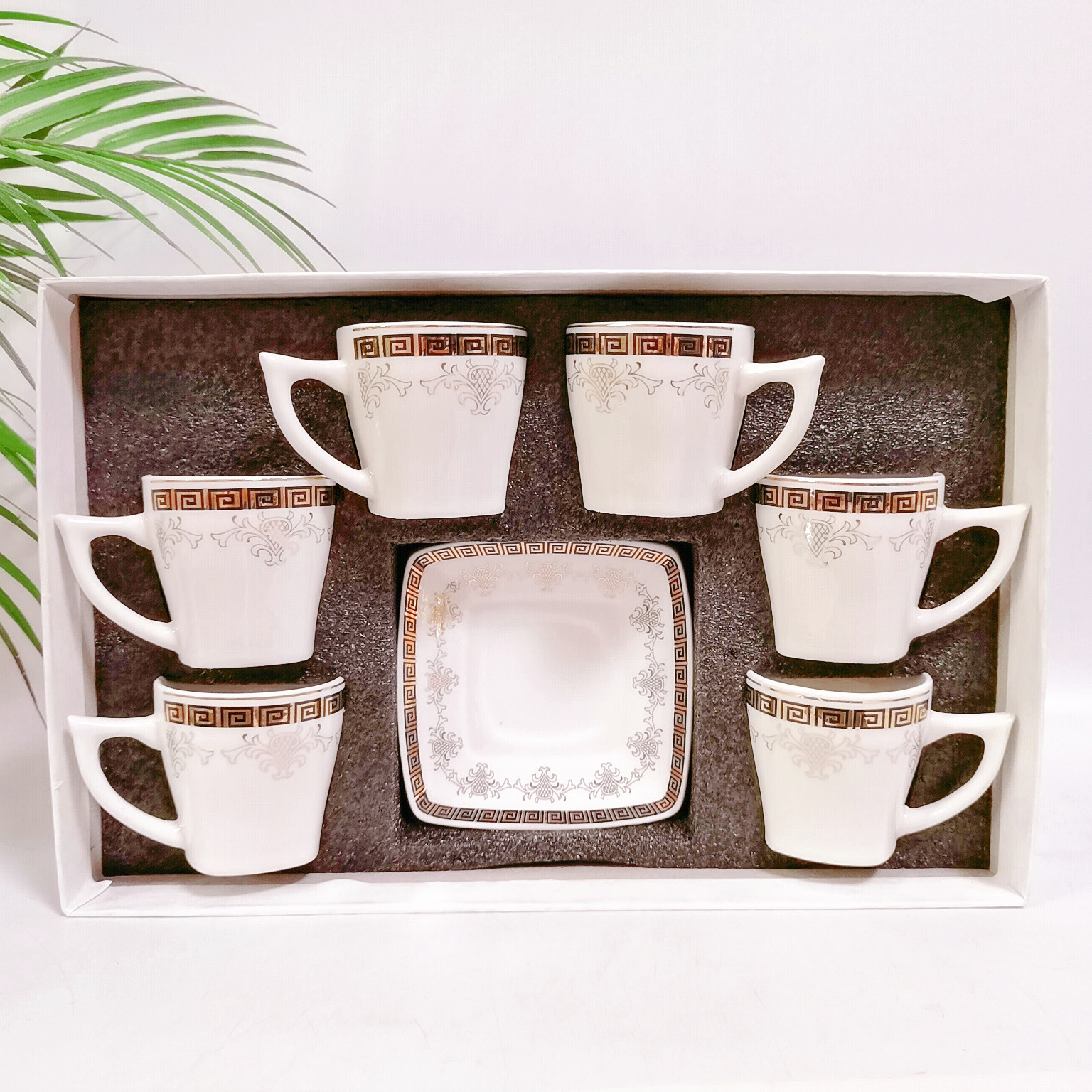 Oriente Medio concentrado de cerámica taza de café y platillo traje de pintura de oro gran pared lado pequeña capacidad 125ml taza de café 6 piezas conjunto venta al por mayor