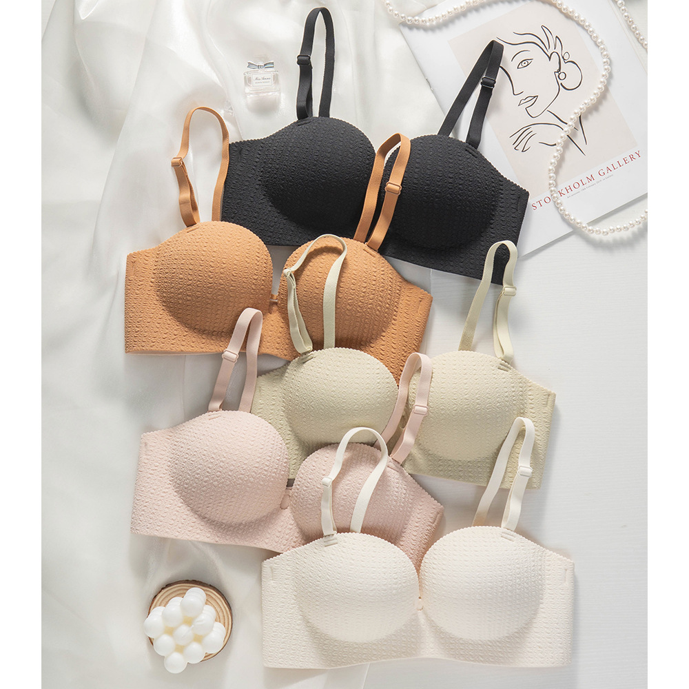 Ropa interior de mujer de una pieza de copa antideslizante sin tirantes sin costuras de una pieza simple brillante pequeño pecho Sujetador push up inalámbrico