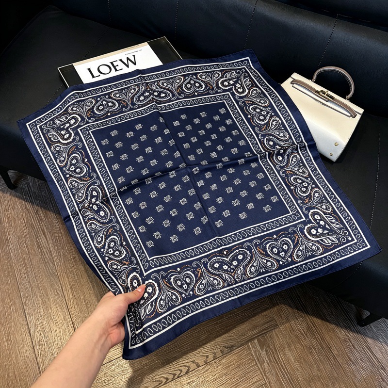 Colección 70*70 nuevo estilo bufanda de seda azul sensación de alta calidad imitación bufanda cuadrada de seda moda todo-fósforo bolsa atada bufanda de pelo