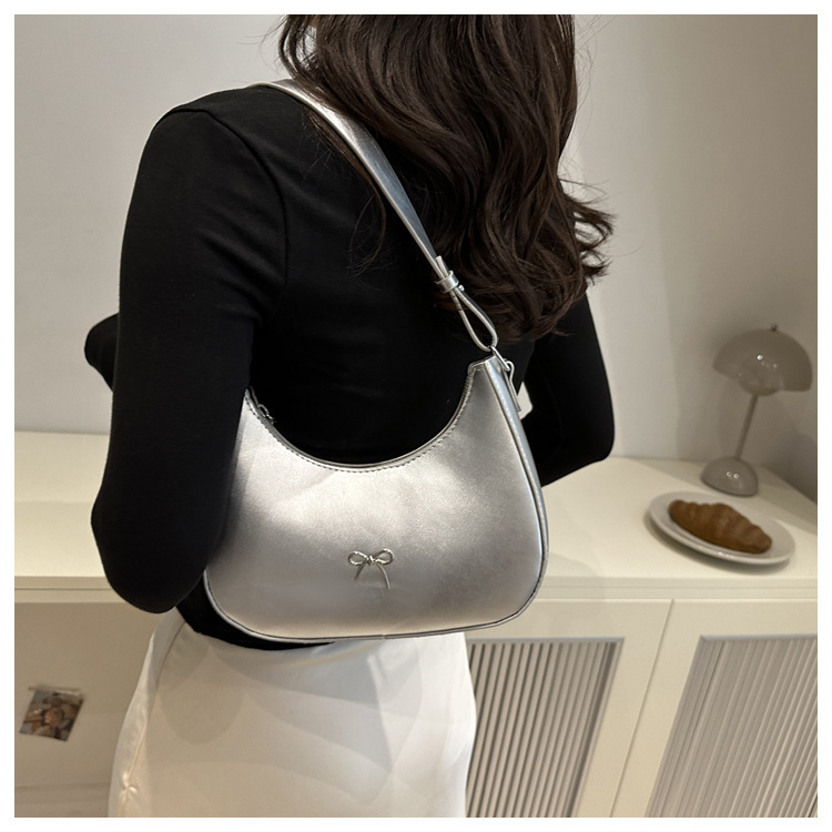 450g Weight Nylon Lining Material Zipper Closure Type Single Shoulder Strap Strap Type Shoulder Bag Bags Type Daily Occasion Pu Leather Material Solid Color, Bow Knot Pattern All Seasons Season Women's Gender Sewing Thread Design Streetwear Style Square Shape Large Size Women's Large Pu Leather Solid Color Bow Knot Streetwear Square Zipper Shoulder Bag 5