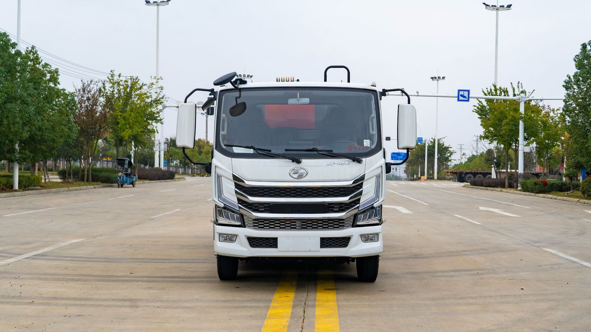 Saic Light Truck New Energy Compression Garbage Truck 7 Cubic Meters Municipal Street New Energy Electric Cleaning Garbage Truck