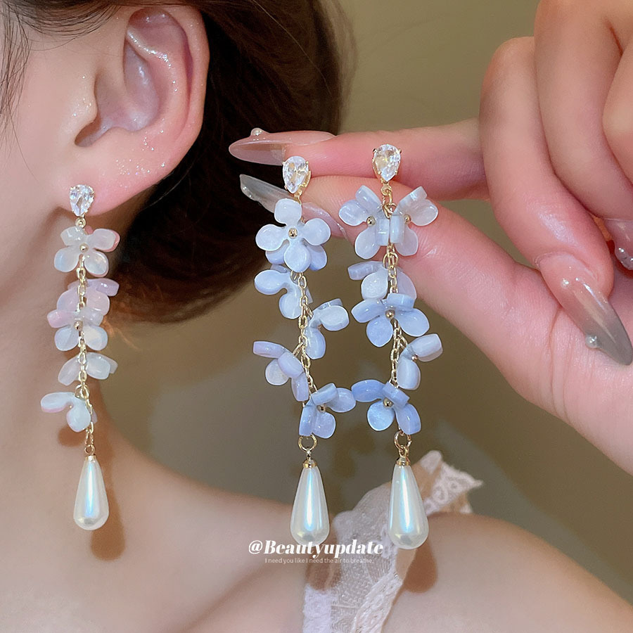 Aguja de plata, flores de diamantes dulces, gotas de agua, pendientes de borla de perlas, pendientes simples de nicho, pendientes de lujo ligero, pendientes de alta gama, mujeres