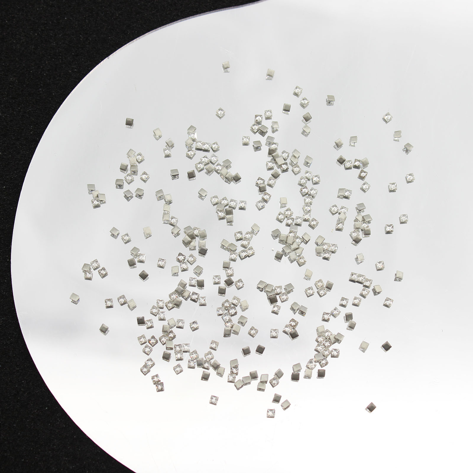Fondo plano circón blanco-2*2mm cuadrado